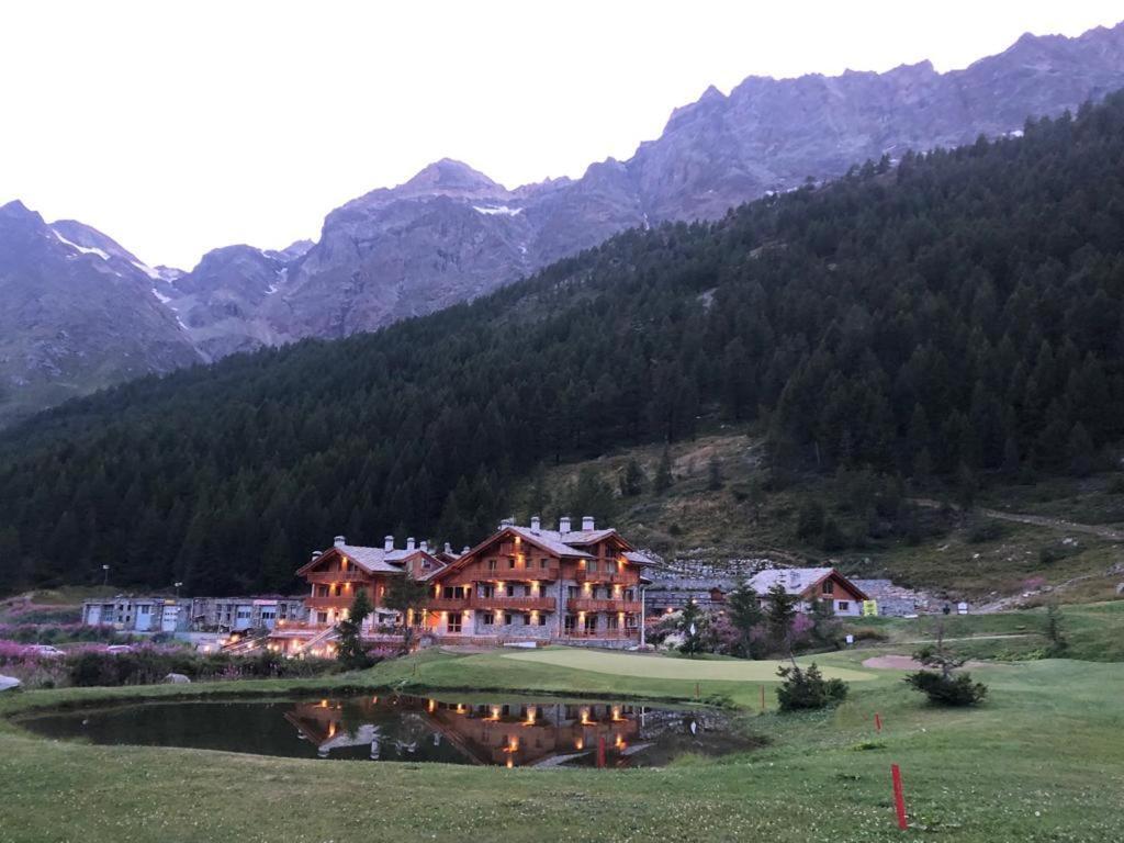 3 Chalets Aparthotel Breuil-Cervinia Eksteriør billede